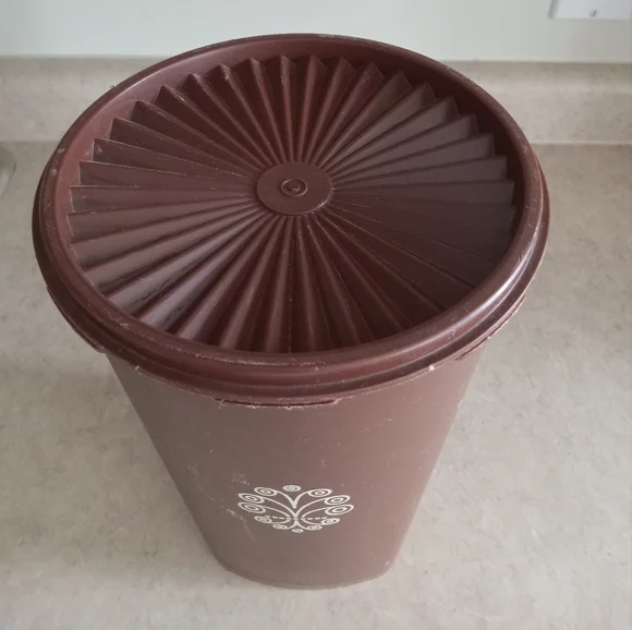 Tupperware - Picture 2 of 5